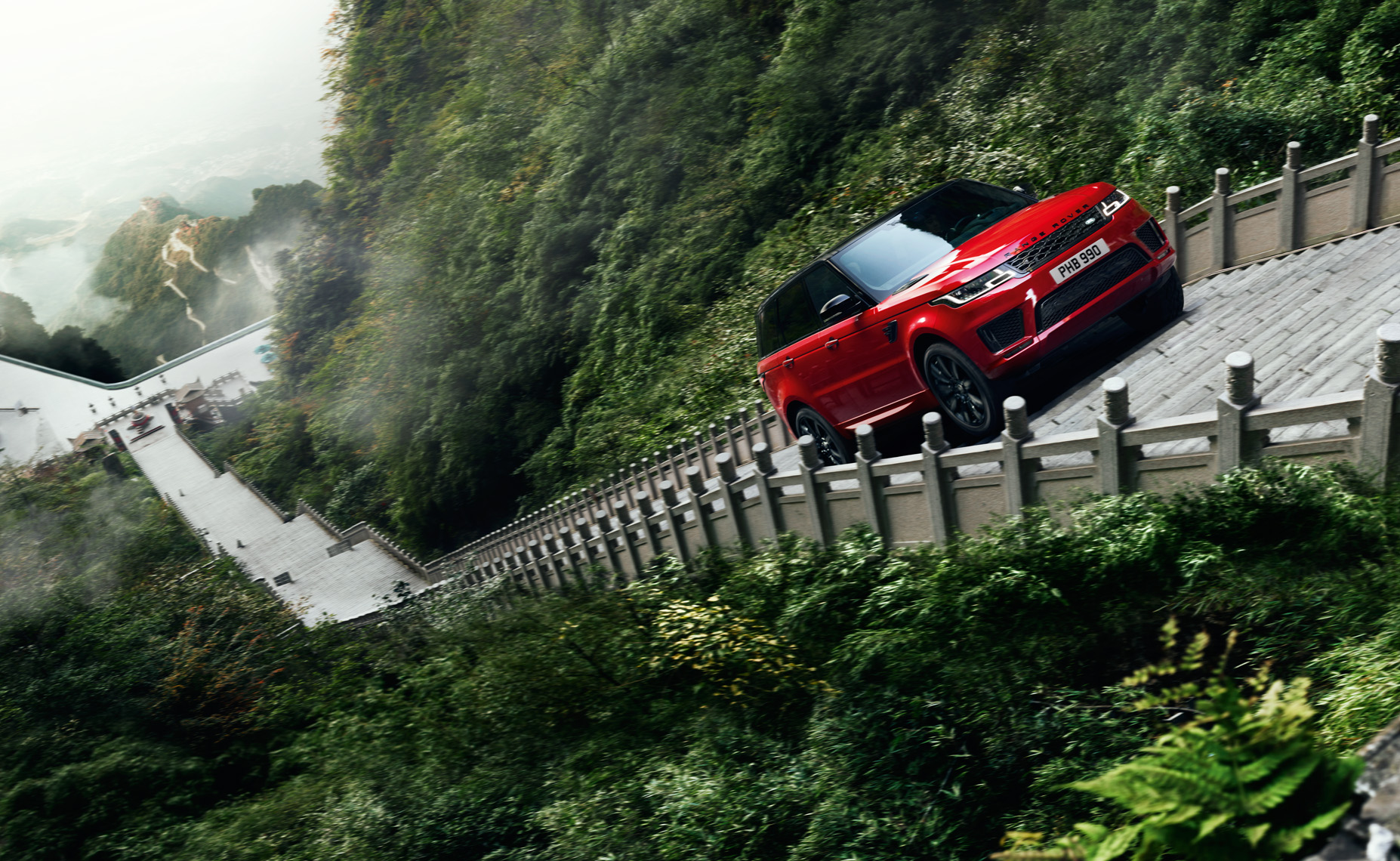 L494_CC_STEPS_PHEV_007_009_48_DPS_SP_CMYK